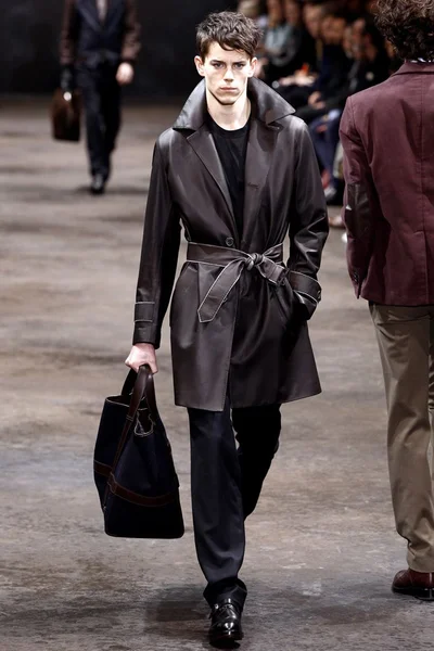 Look 27